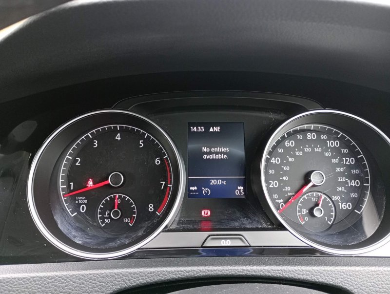 VOLKSWAGEN GOLF