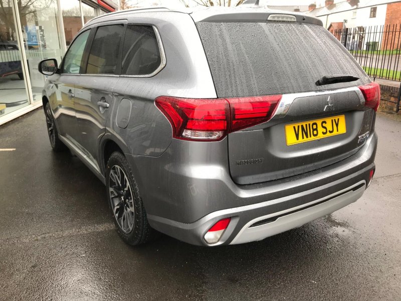 MITSUBISHI OUTLANDER