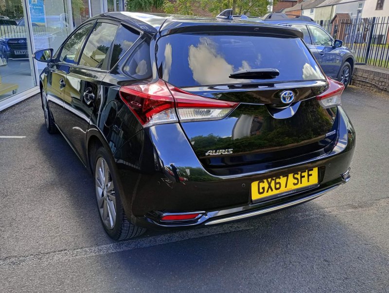 TOYOTA AURIS