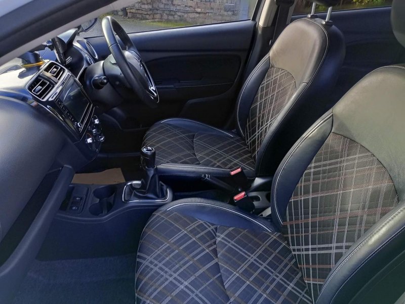 MITSUBISHI MIRAGE