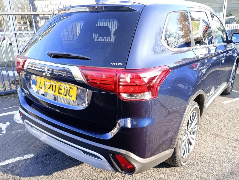 MITSUBISHI OUTLANDER