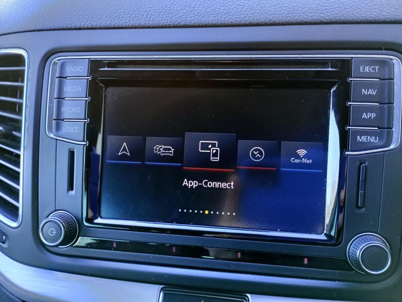 VOLKSWAGEN SHARAN
