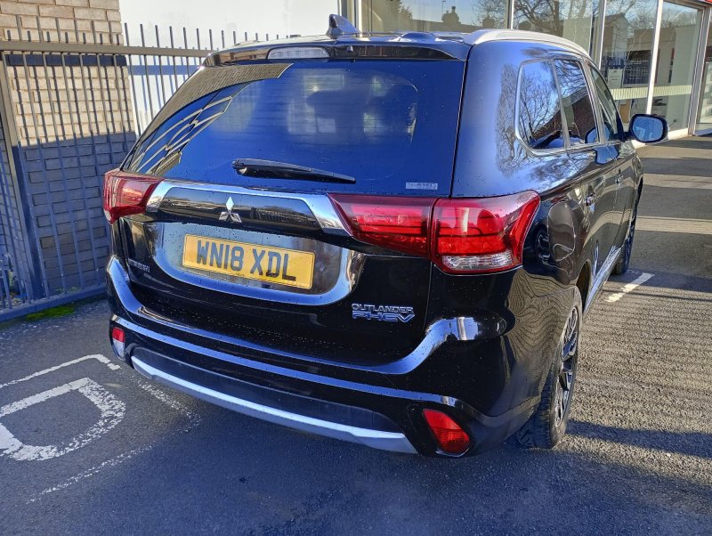 MITSUBISHI OUTLANDER