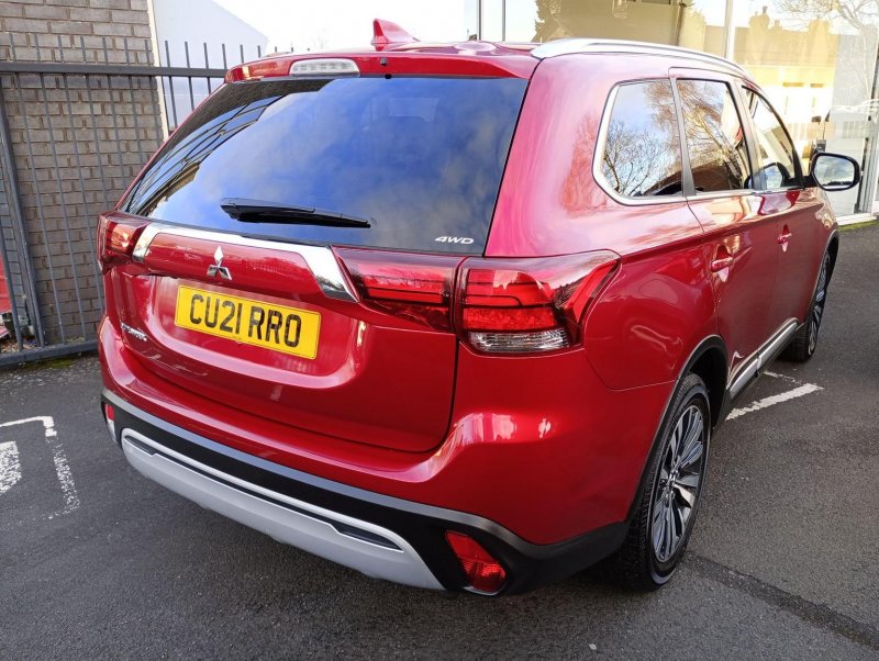 MITSUBISHI OUTLANDER