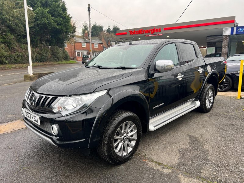 MITSUBISHI L200