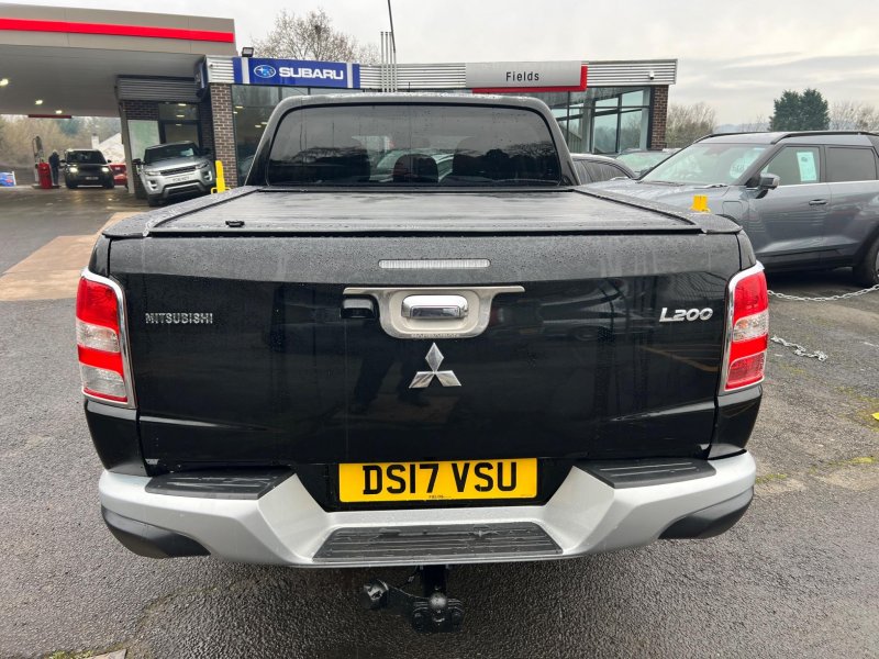 MITSUBISHI L200