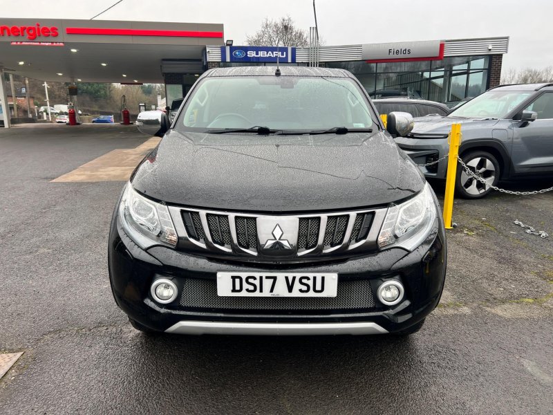 MITSUBISHI L200