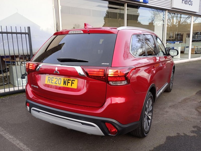 MITSUBISHI OUTLANDER