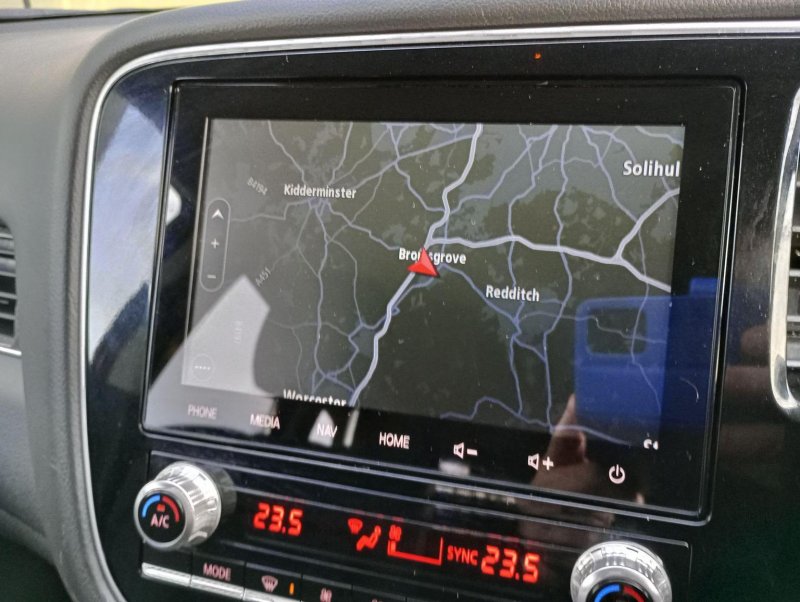 MITSUBISHI OUTLANDER