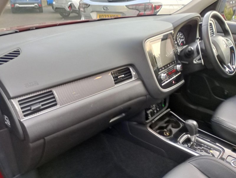 MITSUBISHI OUTLANDER