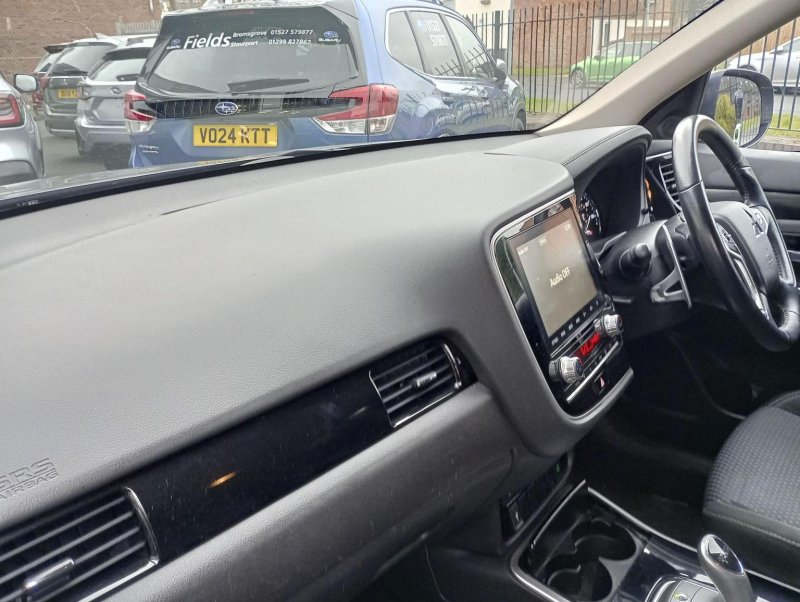 MITSUBISHI OUTLANDER