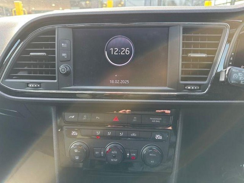 SEAT LEON