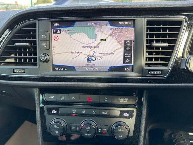 SEAT LEON