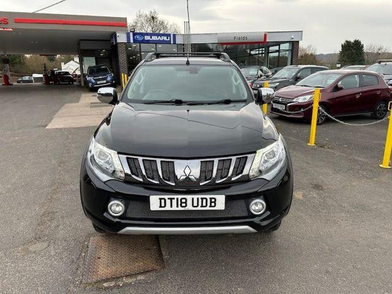 MITSUBISHI L200