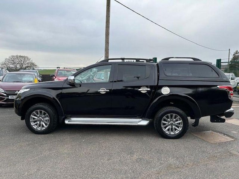 MITSUBISHI L200