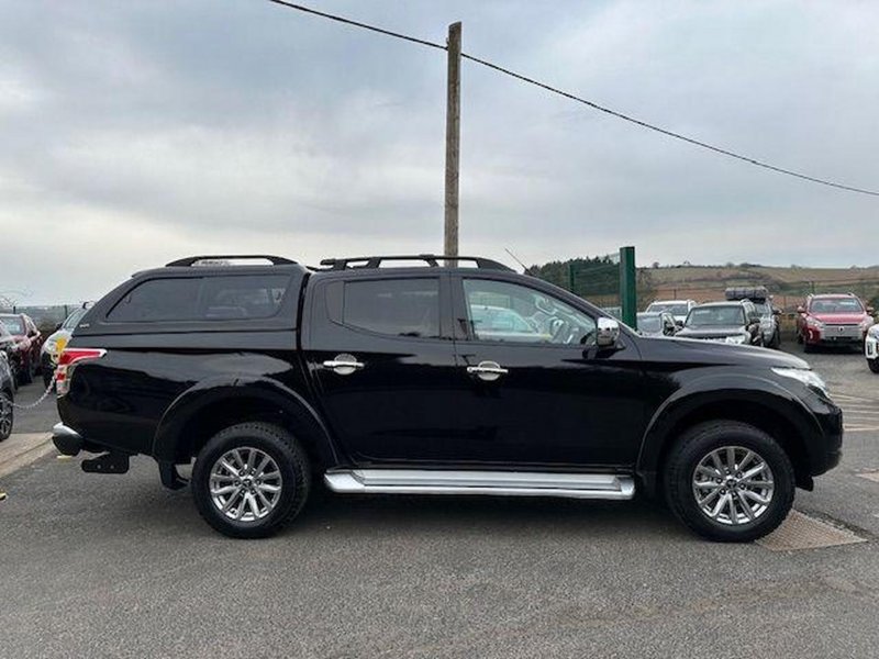 MITSUBISHI L200