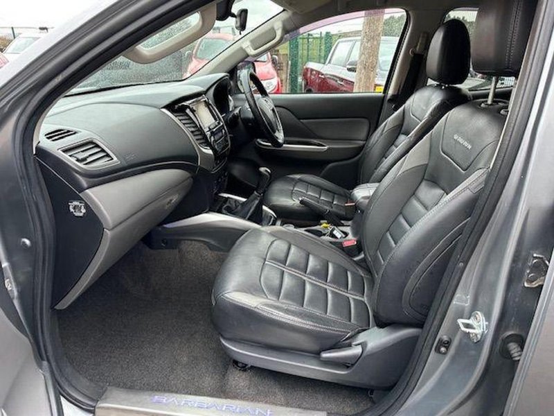 MITSUBISHI L200